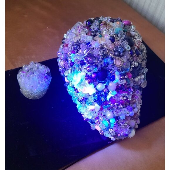 Unique Mosaic‎ Beaded Skull Decor Spooky & Sparkly Art Piece Halloween Creepy - Picture 4 of 13